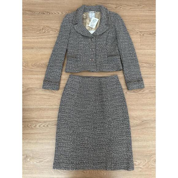 St. John Couture Tweed Pattern Beaded Accents Skirt Suit Green Brown Size 6